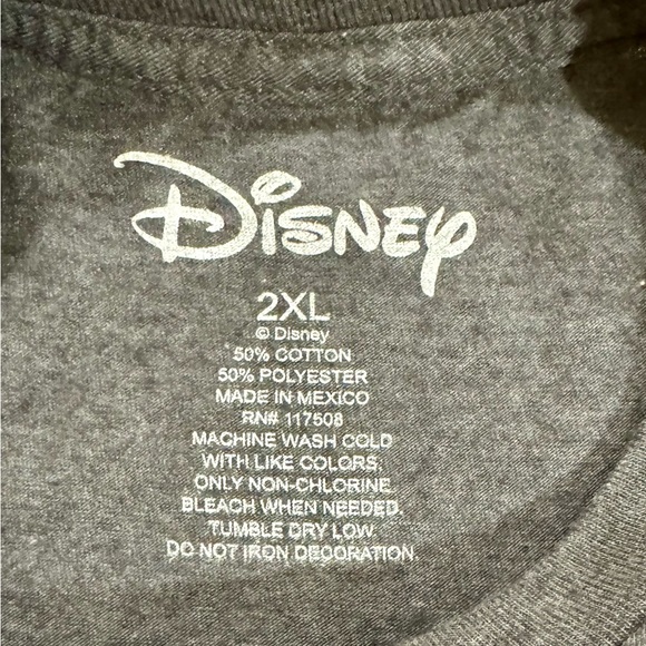 Men’s Disney’s Mickey Mouse short sleeve t-shirt size XXL. - Picture 3 of 4